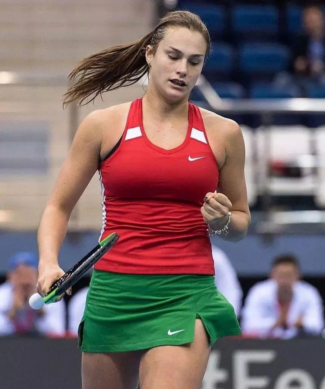 揭示其中的 揭示其中的